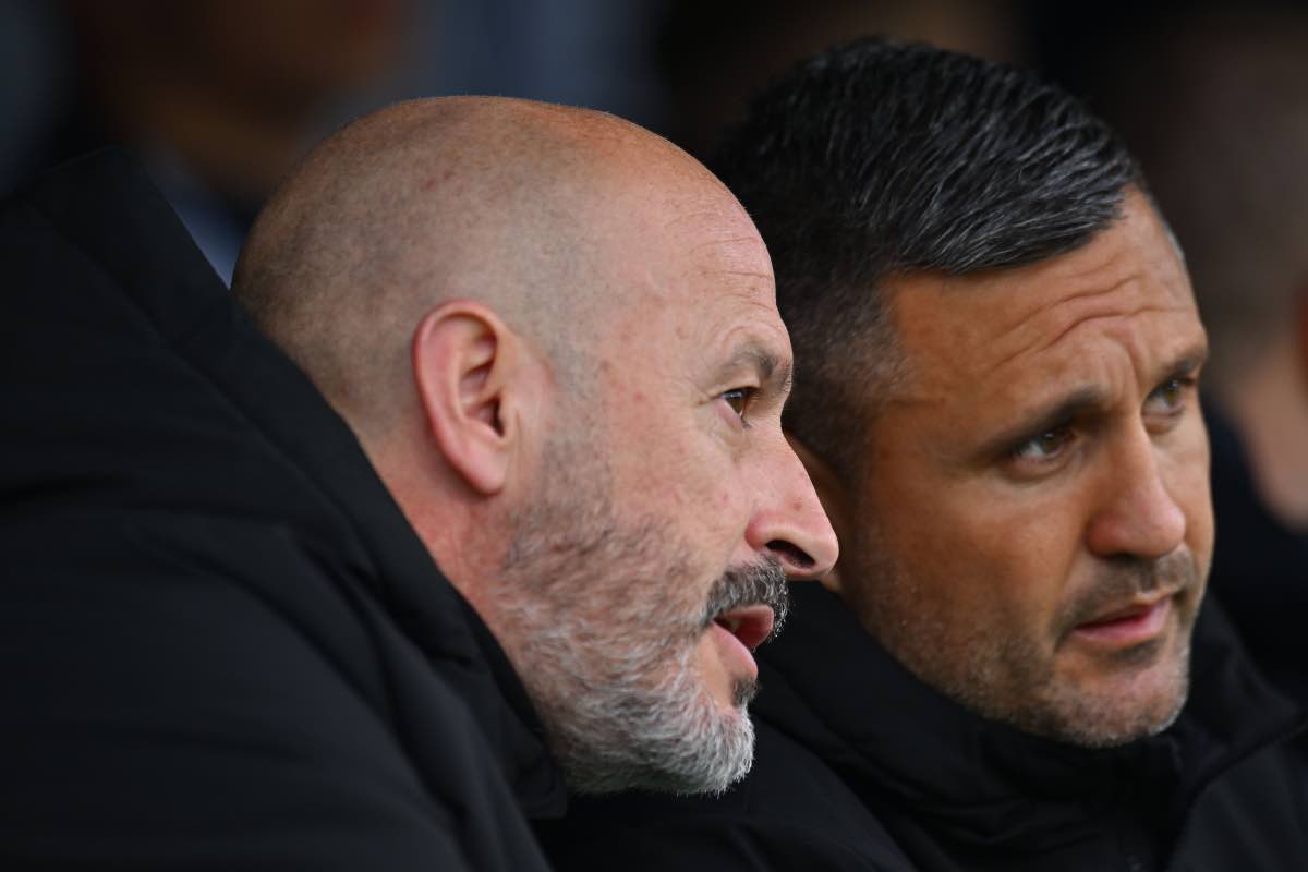 Vincenzo Italiano parla con il vice Niccolini durante Bologna-Parma