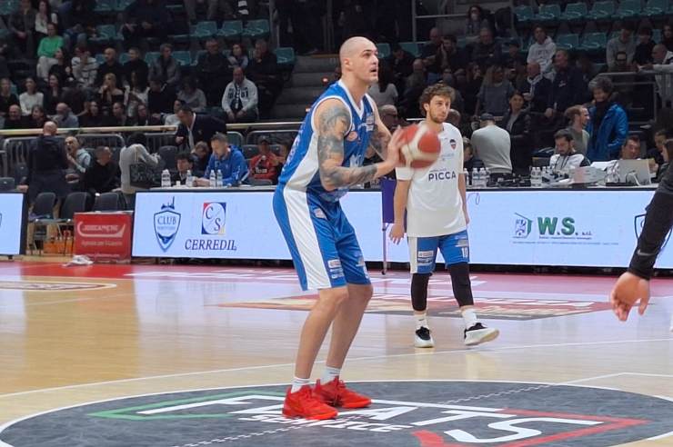 Jacopo Borra ai tiri liberi