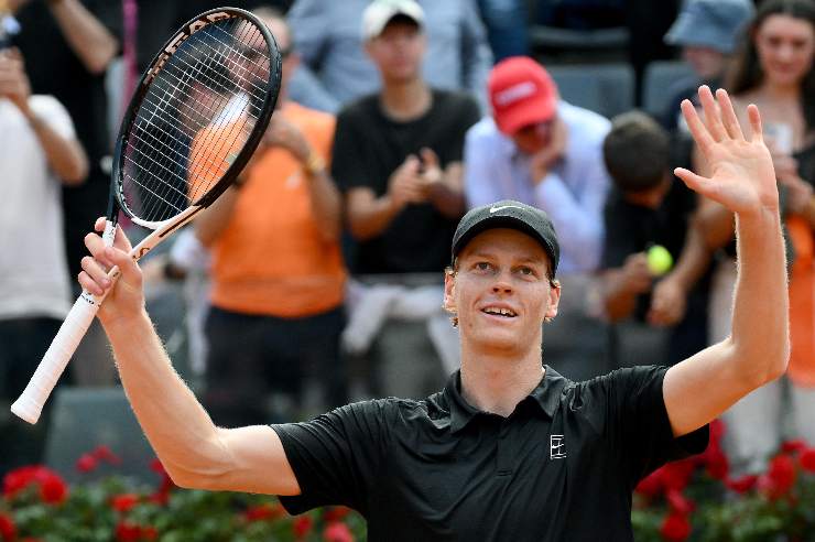 Jannik Sinner in campo agli Internazionali d'Italia