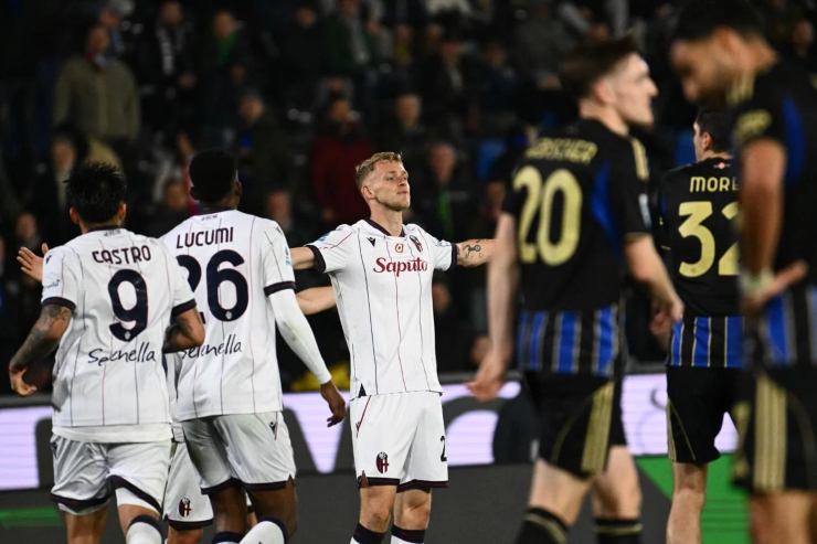 Odgaard esulta dopo il gol