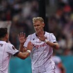 Odgaard esulta dopo il gol