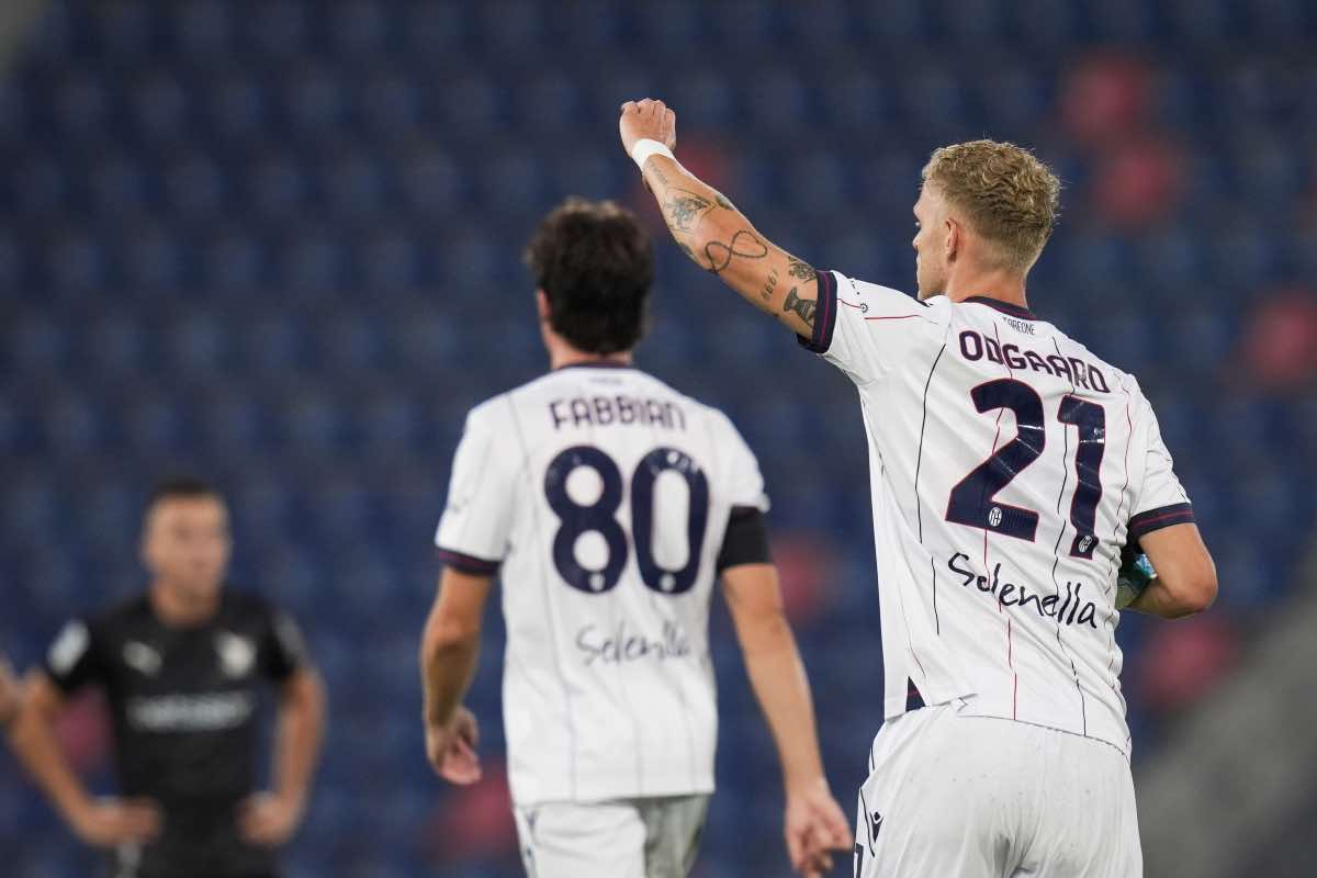 Jens Odgaard esulta dopo il gol