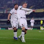 Jens Odgaard esulta dopo il gol in Verona-Bologna