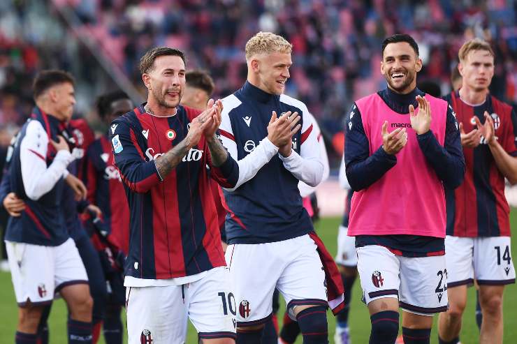 Odgaard e Bernardeschi salutano i tifosi