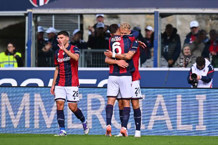Odgaard e Moro esultano dopo il gol