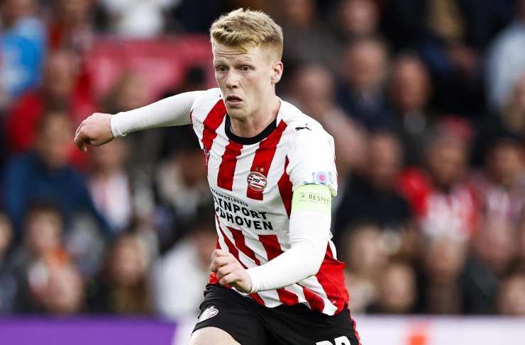 Jerdy Schouten con la maglia del PSV Eindhoven