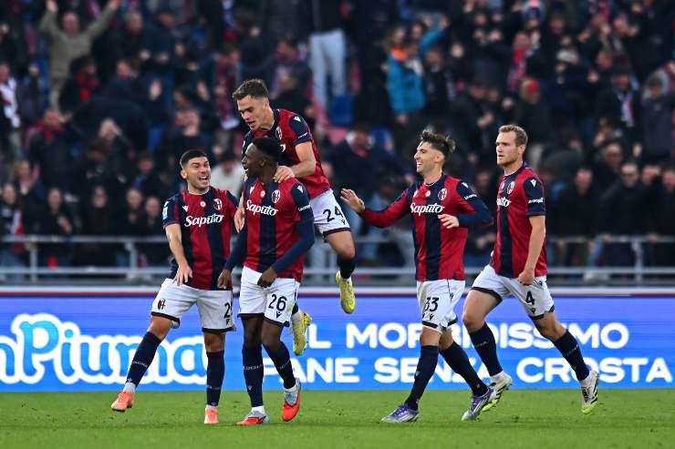 Lucumí esulta con la squadra dopo il gol