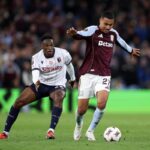 Jhon Lucumí in azione durante Aston Villa-Bologna del girone di Europa League