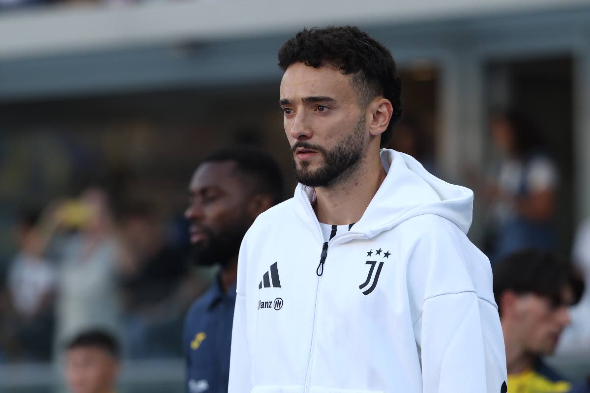 Joao Mario, prima del passaggio al Bologna, entra in campo in Verona-Juventus