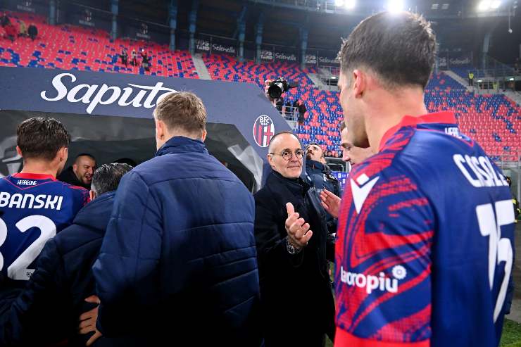 Saputo saluta parte della squadra