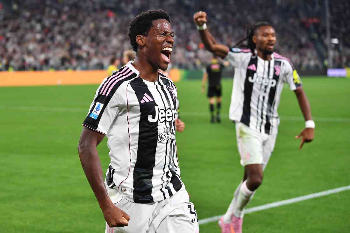 Jonathan David mentre esulta