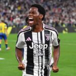 Jonathan David mentre esulta