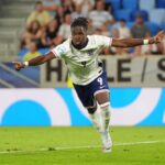 Jonathan Rowe esulta dopo un gol