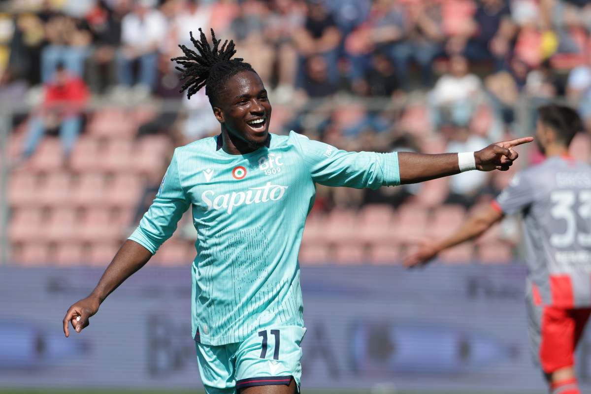 Rowe esulta dopo il gol