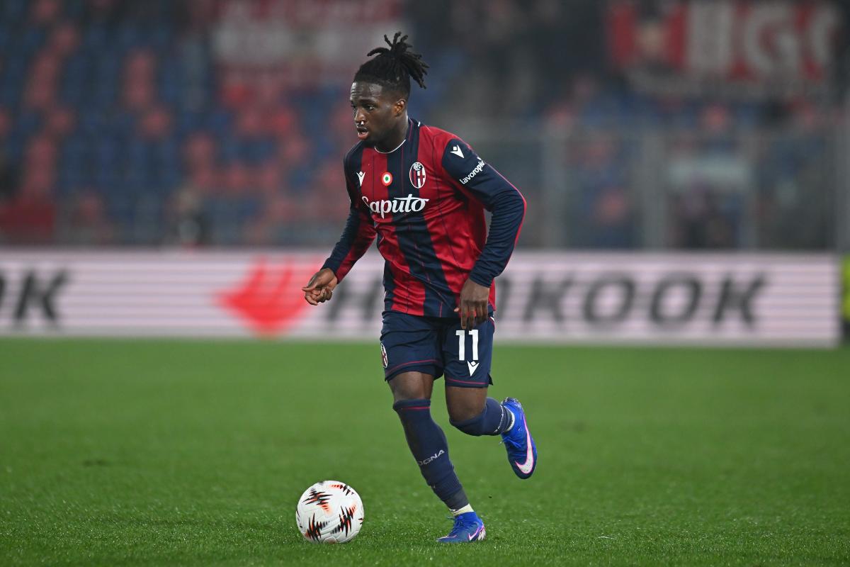 Assalto della Premier League per Rowe: tre top club alla finestra. Senza Europa cambia tutto