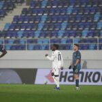 Rowe esulta dopo il gol