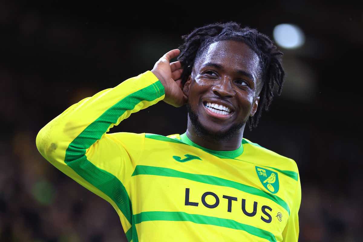 Jonathan Rowe con la maglia del Norwich