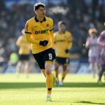 Strand Larsen esulta dopo un gol