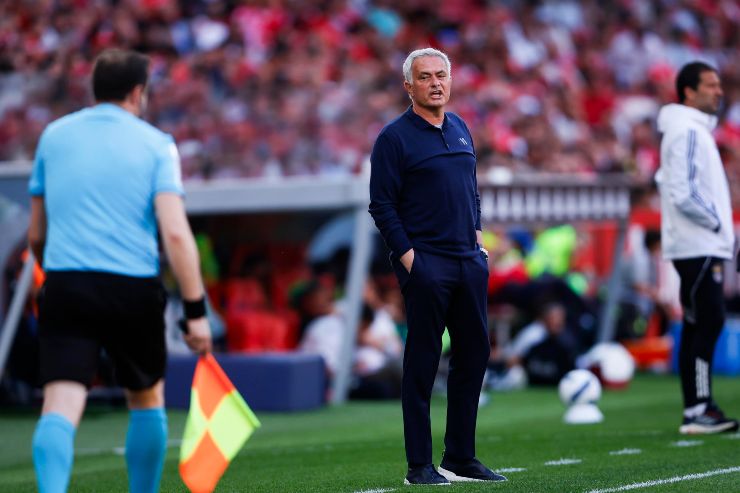 José Mourinho contrariato
