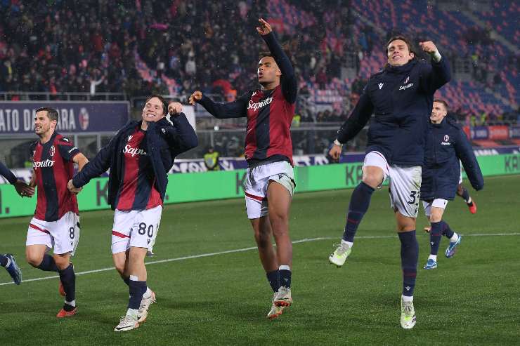 Zirkzee e Calafiori salutano i tifosi
