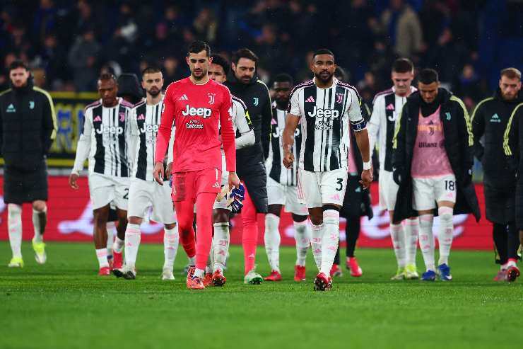 Juventus a capo chino fuori dal campo
