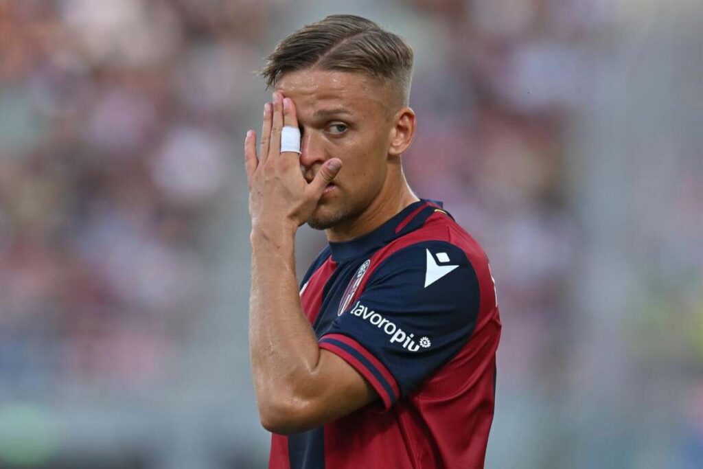 Karlsson con la maglia del Bologna