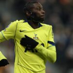 Kolo Muani con la maglia del Tottenham