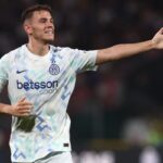 Kristjan Asllani con la maglia dell’Inter