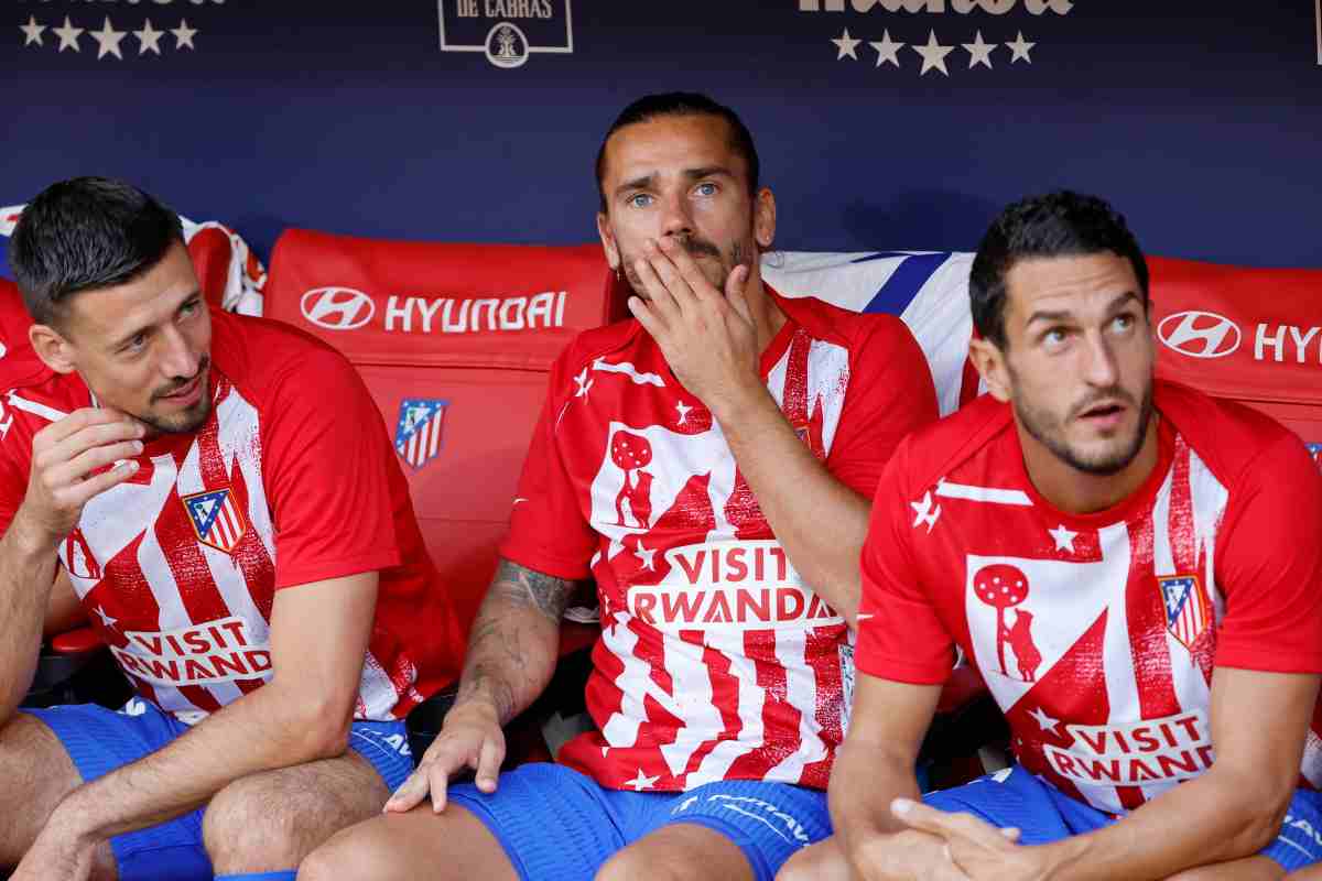 Lenglet insieme ai compagni