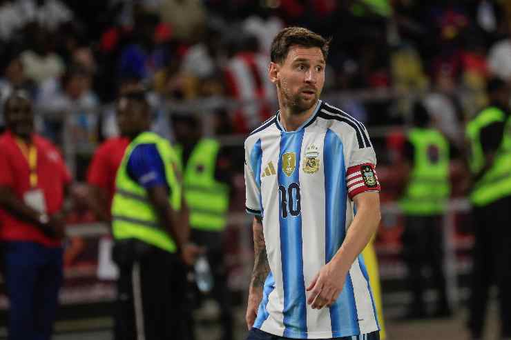 Leo Messi con la maglia dell'Argentina