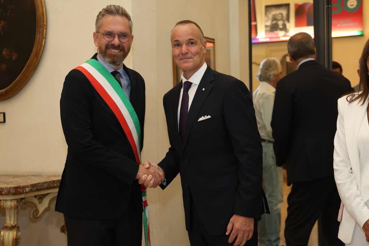 Matteo Lepore in occasione del conferimento della cittadinanza onoraria a Saputo