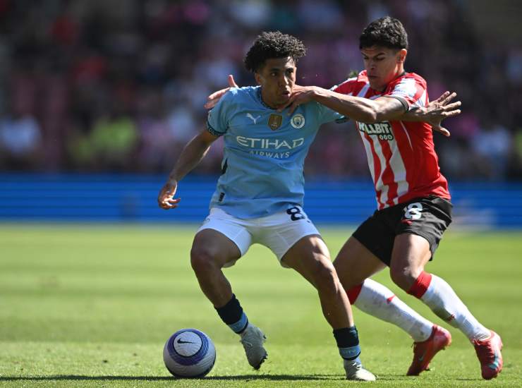 Rico Lewis durante una partita