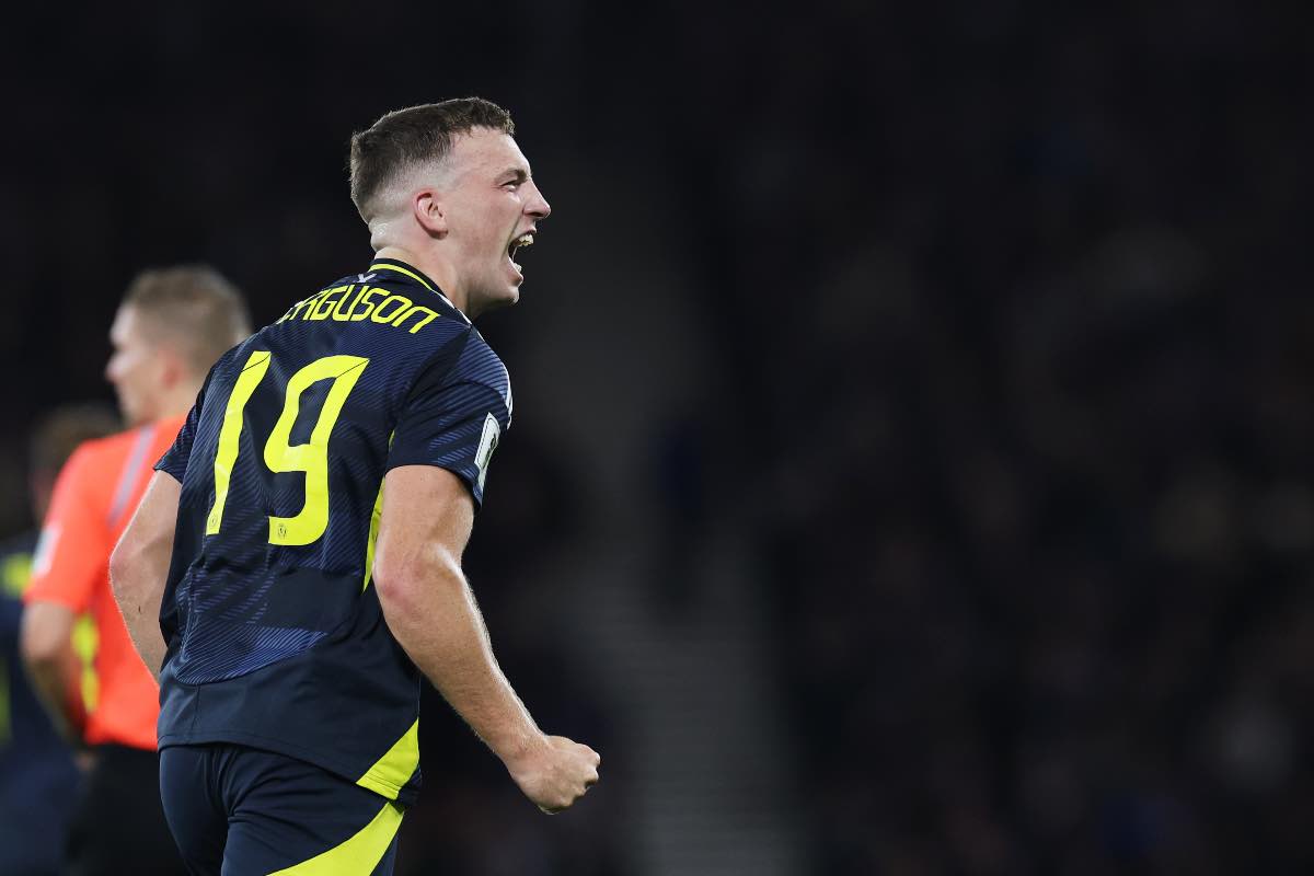 Lewis Ferguson con la maglia della Scozia