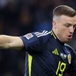 Lewis Ferguson con la maglia della Scozia