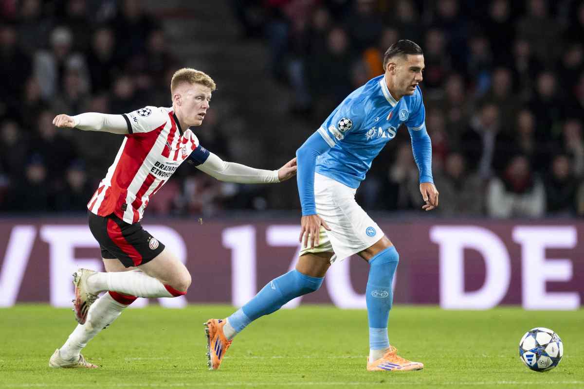 Lorenzo Lucca in azione con la maglia del Napoli
