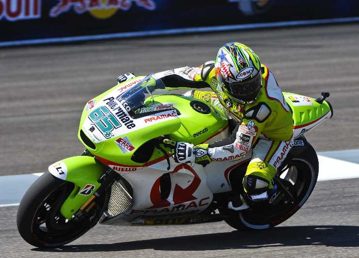 Loris Capirossi in sella alla moto