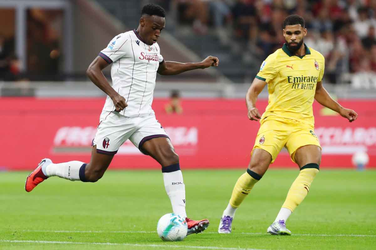 Jhon Lucumí in possesso palla contro Ruben Loftus-Cheek