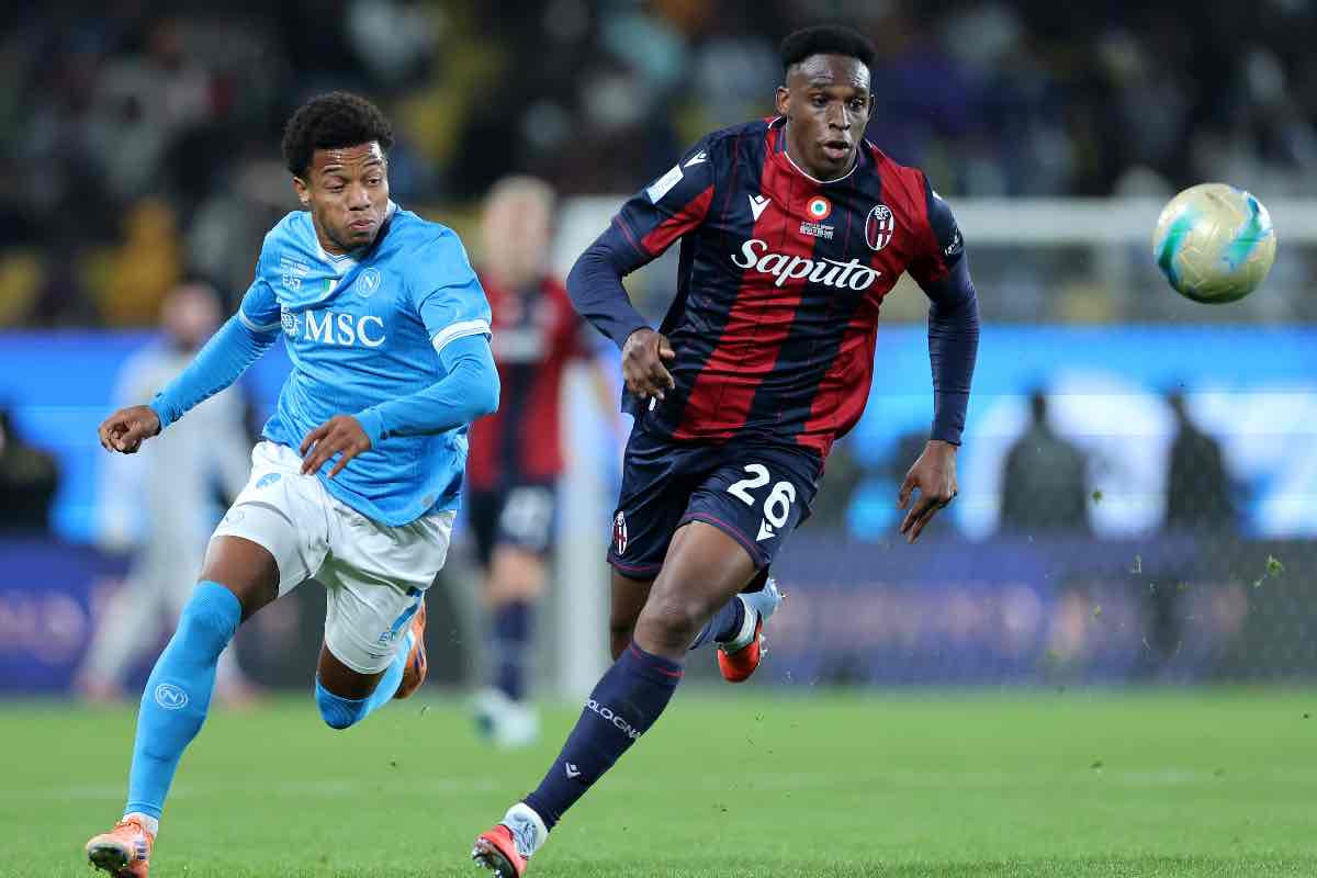 Jhon Lucumí e David Neres durante Napoli-Bologna in Supercoppa