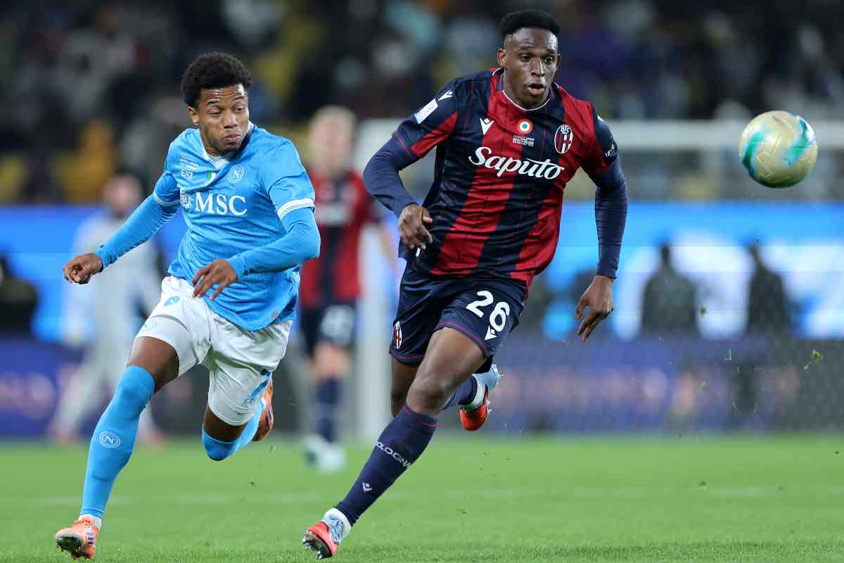 Jhon Lucumí in azione durante la finale di Supercoppa Italiana tra Napoli e Bologna