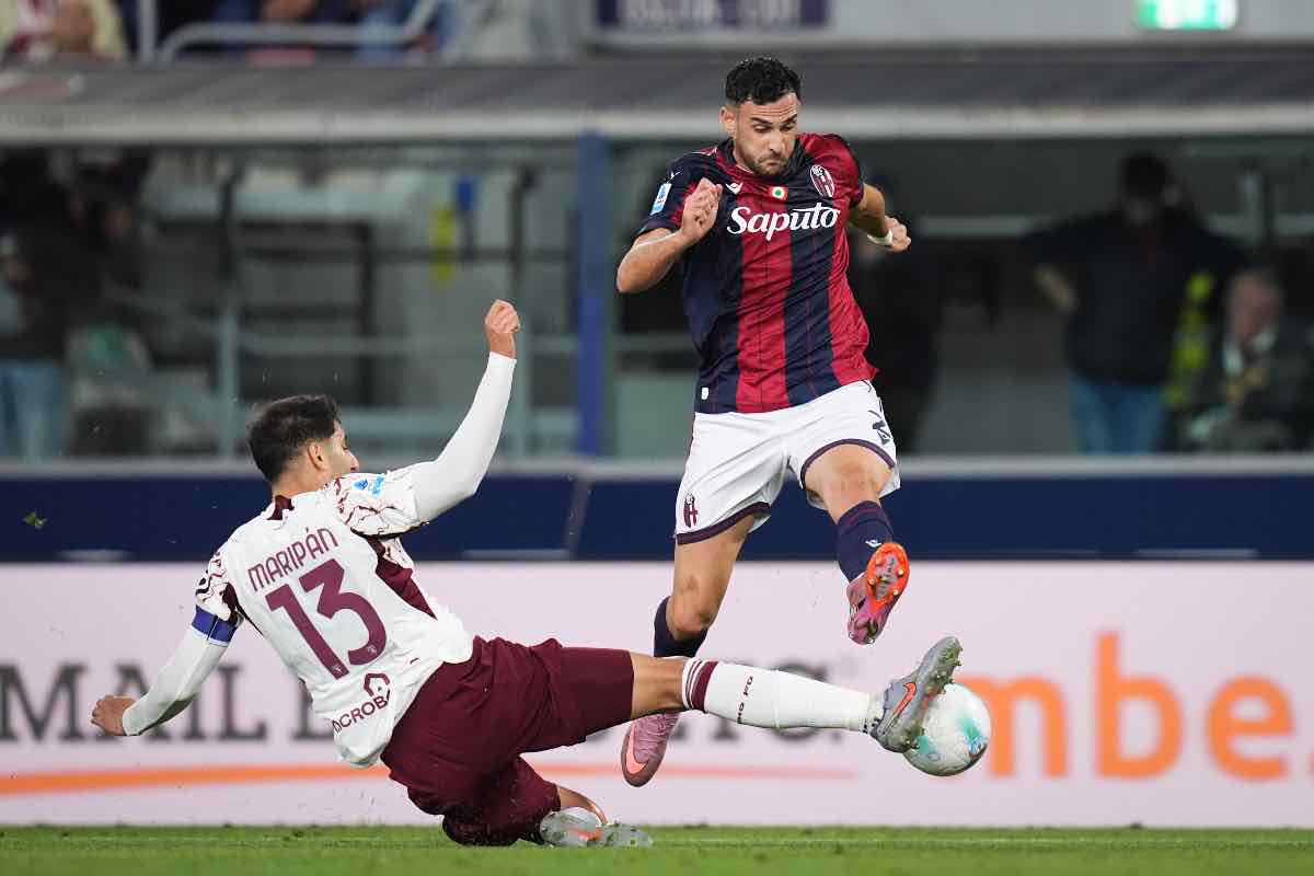Maripan e Lykogiannis a contrasto in Bologna-Torino
