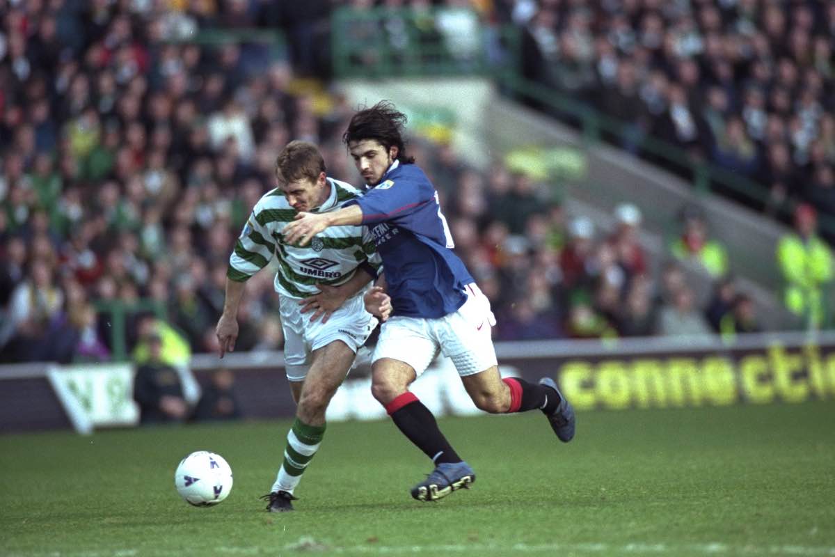 Marco Negri ai tempi del Rangers in un derby contro il Celtic