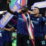 Thuram e Lautaro festeggiano