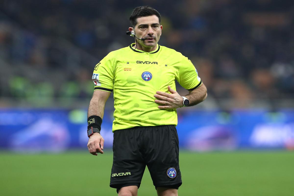 Referee Fabio Maresca looks onduring the Serie A match between FC Internazionale and US Lecce at Giuseppe Meazza Stadium on January 14, 2026 in Milan, Italy.