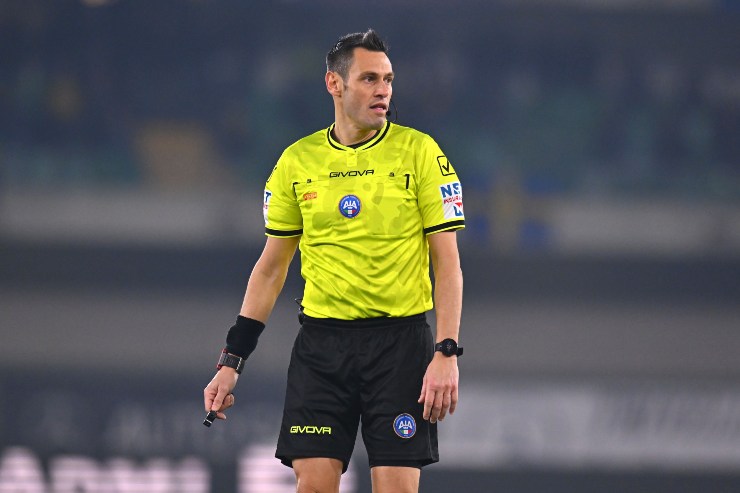 Referee Maurizio Mariani during the Serie A match between Hellas Verona FC and Bologna FC 1909 at Stadio Marcantonio Bentegodi on January 15, 2026 in Verona, Italy.