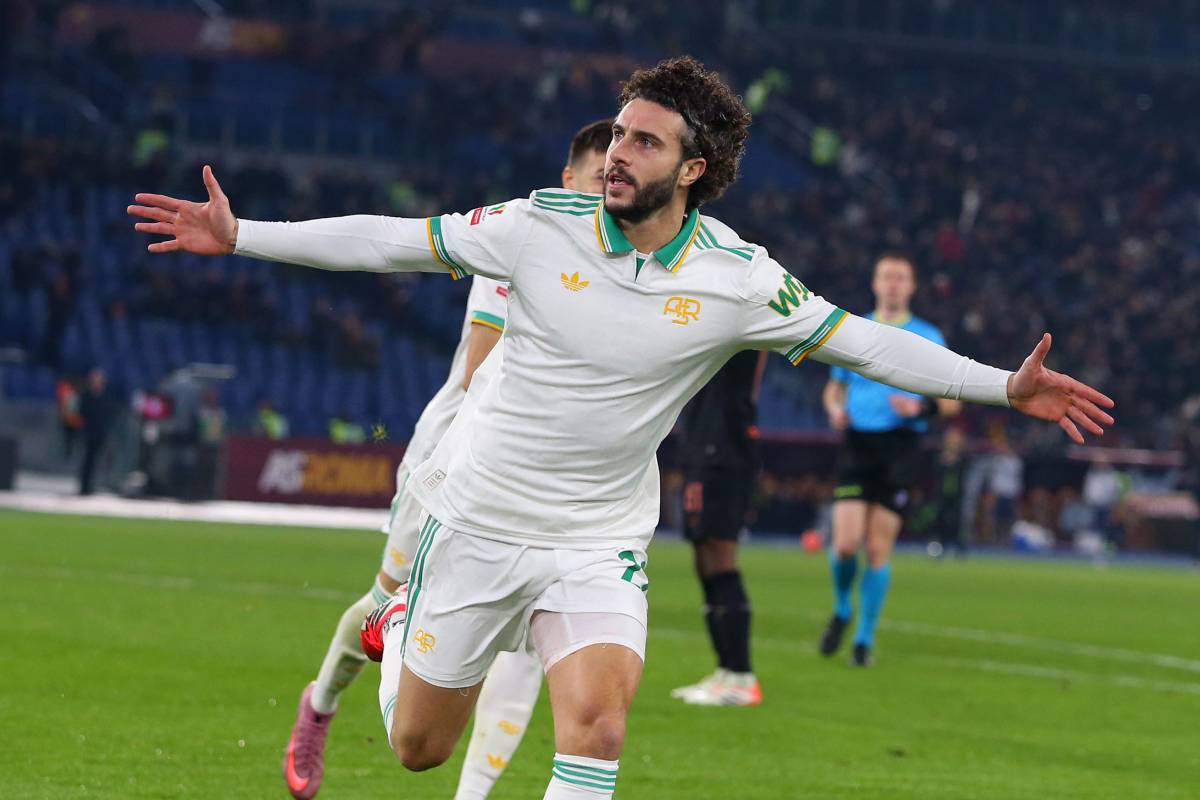 Hermoso esulta dopo un gol