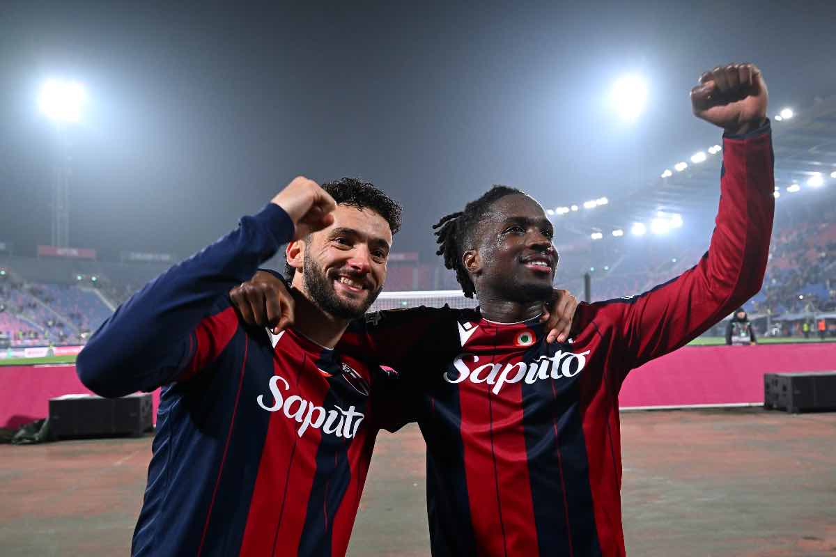 Joao Mario e Rowe festeggiano la vittoria dopo Bologna-Brann di Europa League