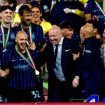 Marotta festeggia con il gruppo squadra