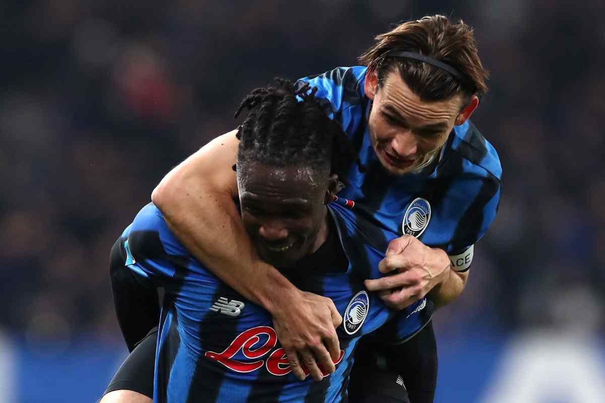 De Roon mentre esulta