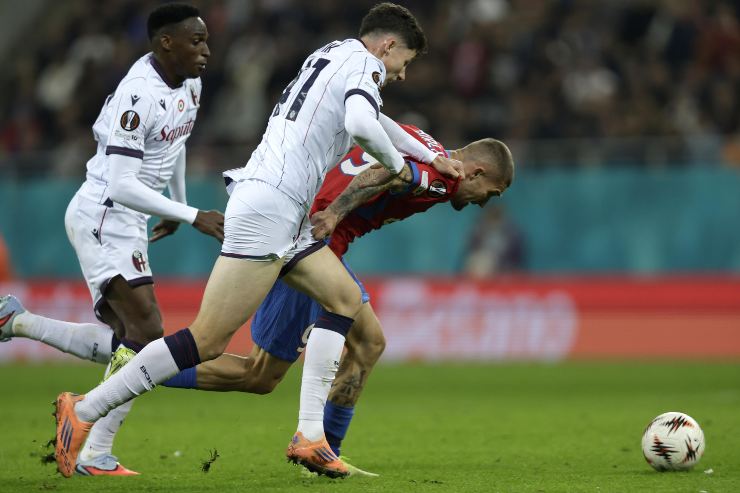 Martin Vitik difende il pallone