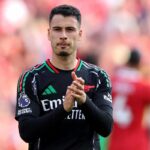 Martinelli applaude il pubblico